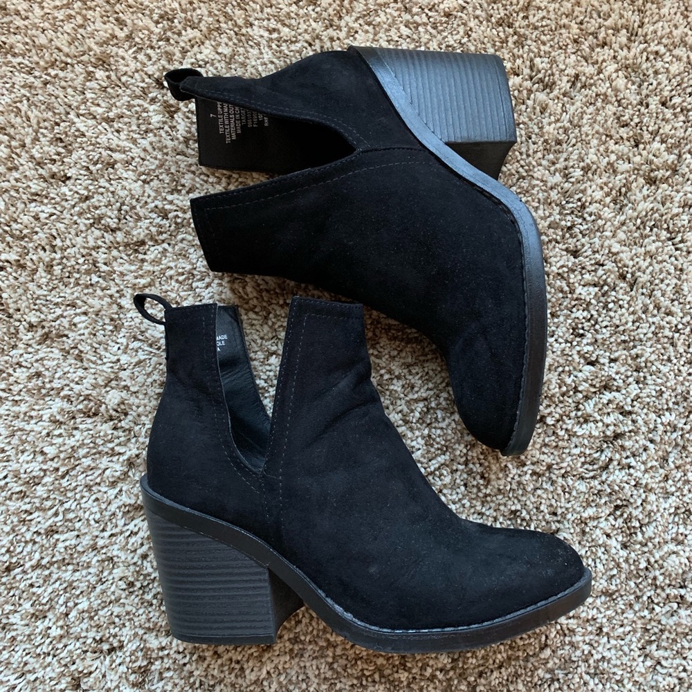 Mossimo heeled booties